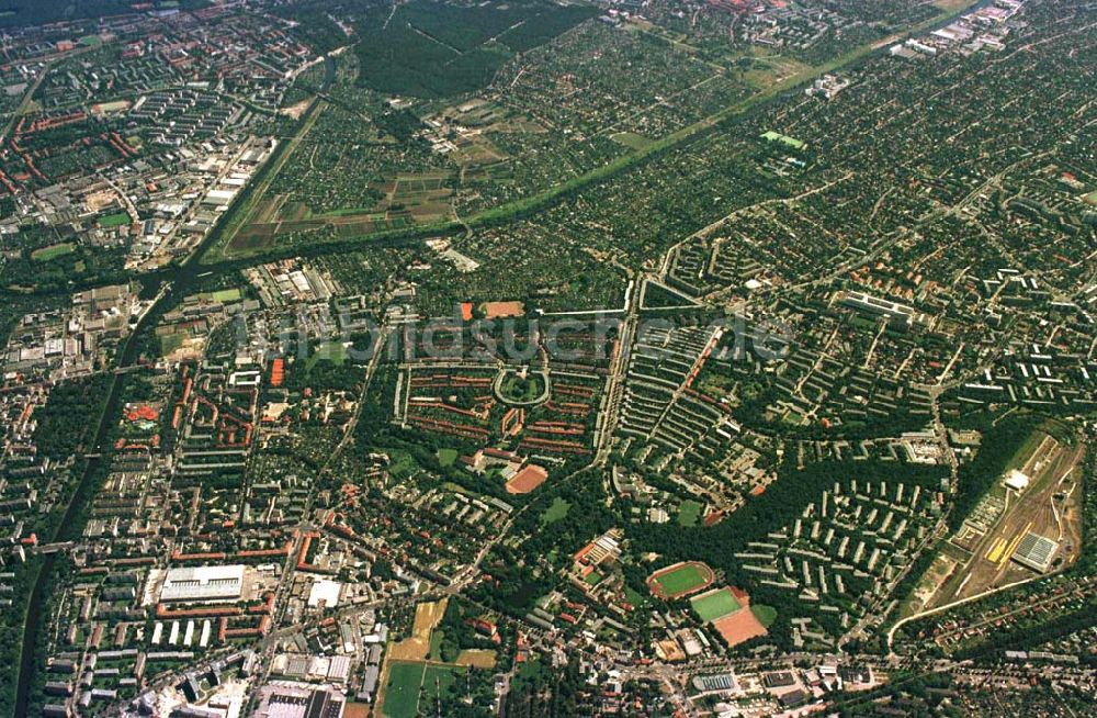 Berlin aus der Vogelperspektive: Berlin - Tempelhof / Neukölln aus 10000 ft Höhe