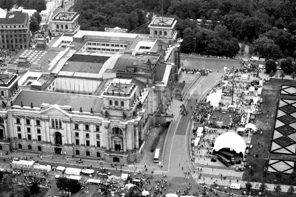 Berlin von oben - 02.10.1994 Berlin-Tiergarten Gelände am Berliner Reichstag