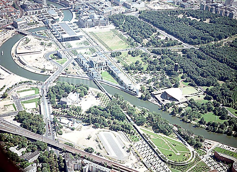 Berlin - Tiergarten (Spreebogen) von oben - Berlin Tiergarten / Mitte Regierungsviertel im Berliner Tiegarten am Spreebogen mit dem Reichstag, Paul-Löbe-Haus und Bundeskanzleramt, Marie-Elisabeth-Lüders-Haus Im Auftrag der Bundesbaugesellschaft mbH