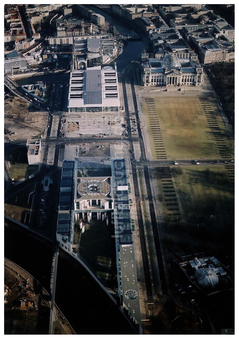 Luftbild Berlin - Tiergarten - Berlin Tiergarten Regierungsviertel im Berliner Tiergarten mit dem Reichstag Paul-Löbe-Haus und Marie-Elisabeth-Lüders-Haus 19