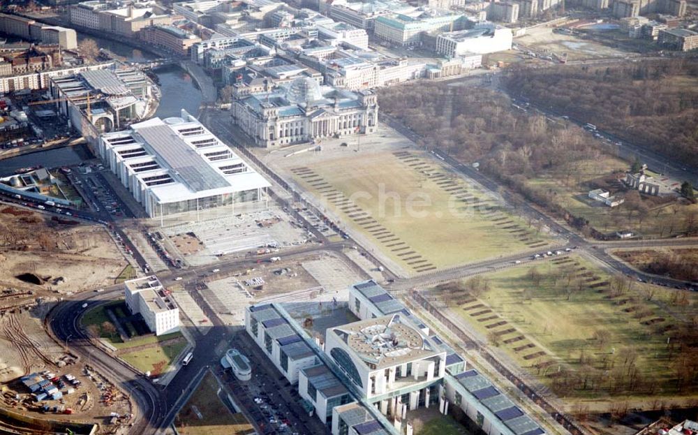 Berlin - Tiergarten aus der Vogelperspektive: Berlin Tiergarten Regierungsviertel im Berliner Tiergarten mit dem Reichstag Paul-Löbe-Haus und Marie-Elisabeth-Lüders-Haus 19