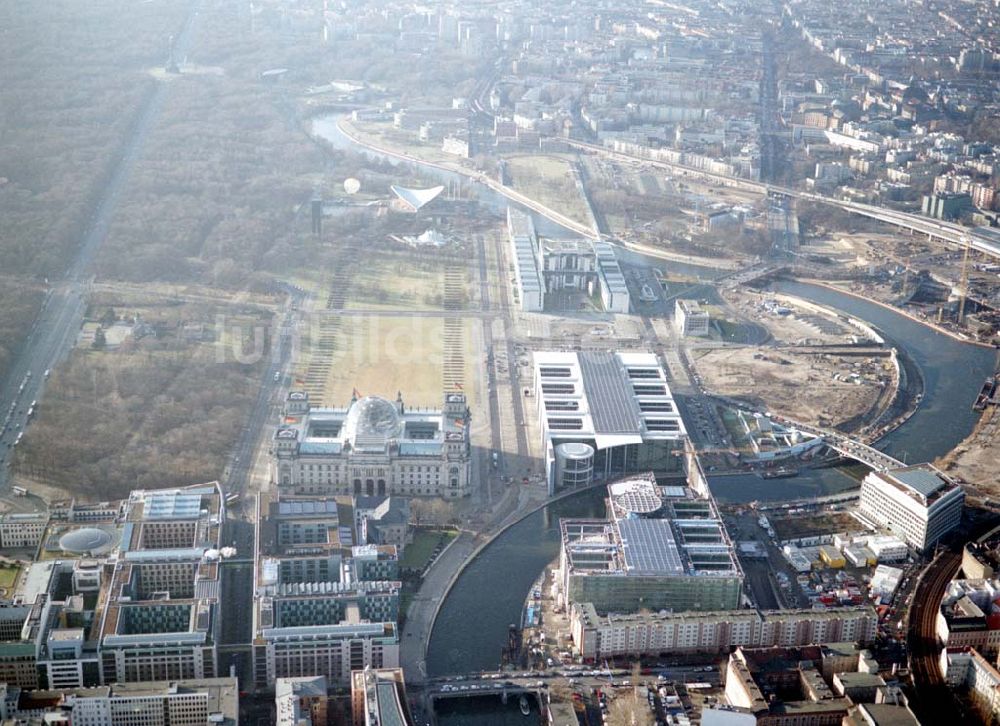 Luftaufnahme Berlin - Tiergarten - Berlin Tiergarten Regierungsviertel im Berliner Tiergarten mit dem Reichstag Paul-Löbe-Haus und Marie-Elisabeth-Lüders-Haus 19