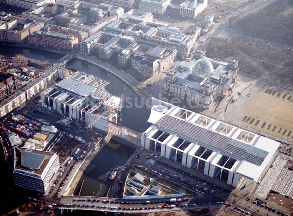 Luftaufnahme Berlin - Tiergarten - Berlin Tiergarten Regierungsviertel im Berliner Tiergarten mit dem Reichstag Paul-Löbe-Haus und Marie-Elisabeth-Lüders-Haus 19