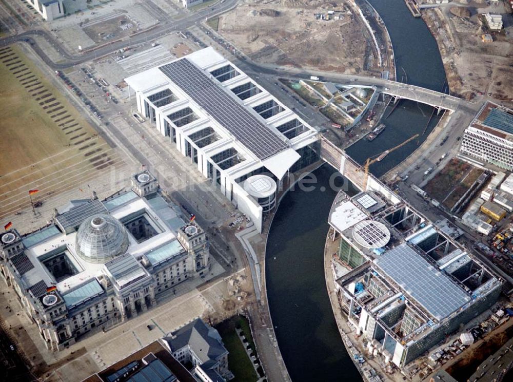 Luftbild Berlin - Tiergarten - Berlin Tiergarten Regierungsviertel im Berliner Tiergarten mit dem Reichstag Paul-Löbe-Haus und Marie-Elisabeth-Lüders-Haus 19