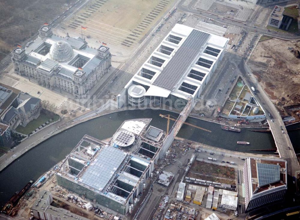 Luftaufnahme Berlin - Tiergarten - Berlin Tiergarten Regierungsviertel im Berliner Tiergarten mit dem Reichstag Paul-Löbe-Haus und Marie-Elisabeth-Lüders-Haus 19