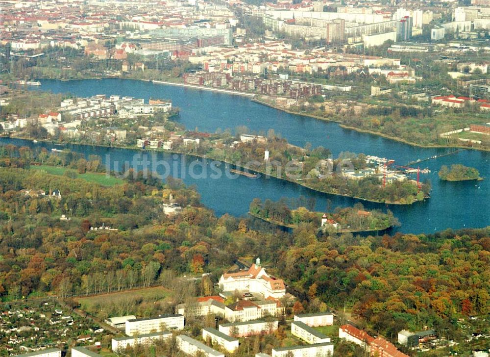 Luftaufnahme Berlin - Treptow - Stralau - Berlin - Treptow Halbinsel Stralau, Insel der Jugend, Treptower Park 05.11.2002