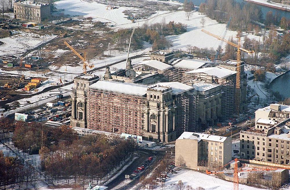 Berlin Mitte von oben - 22.11.1995 Berlin, Umbau Reichstag