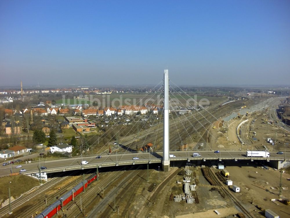 Halle (Saale) aus der Vogelperspektive: Berliner Brücke in Halle (Saale) im Bundesland Sachsen-Anhalt