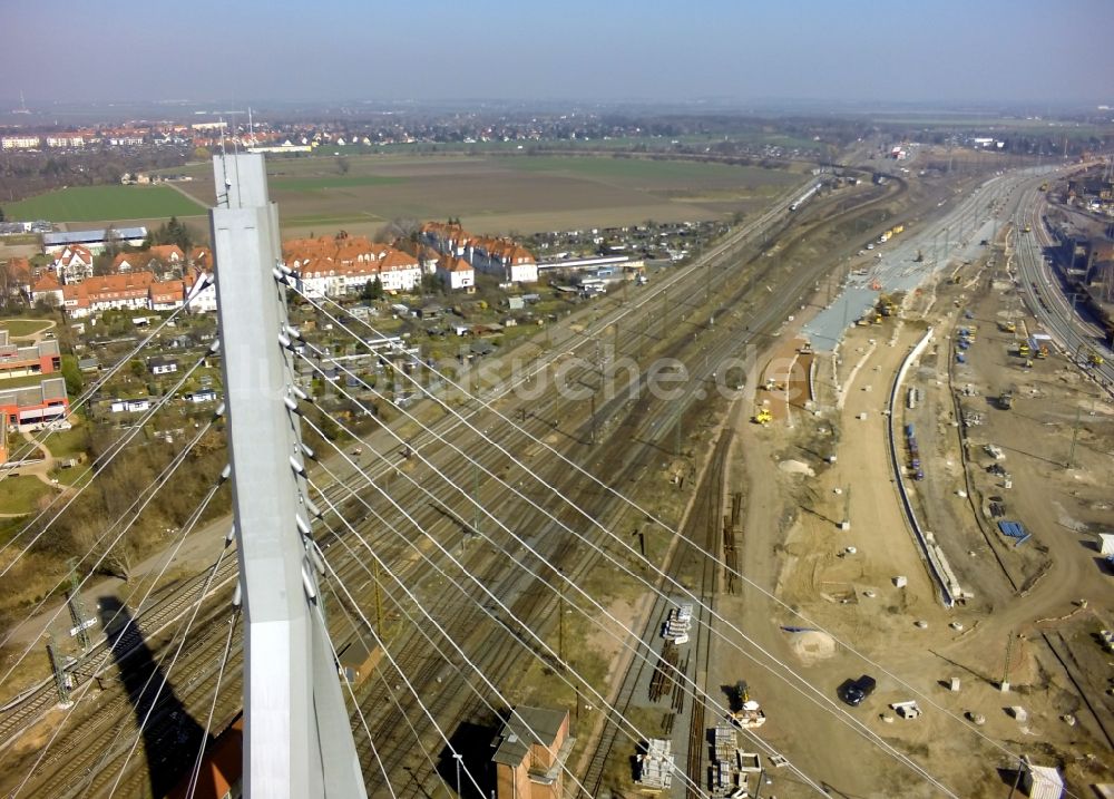 Halle (Saale) von oben - Berliner Brücke in Halle (Saale) im Bundesland Sachsen-Anhalt