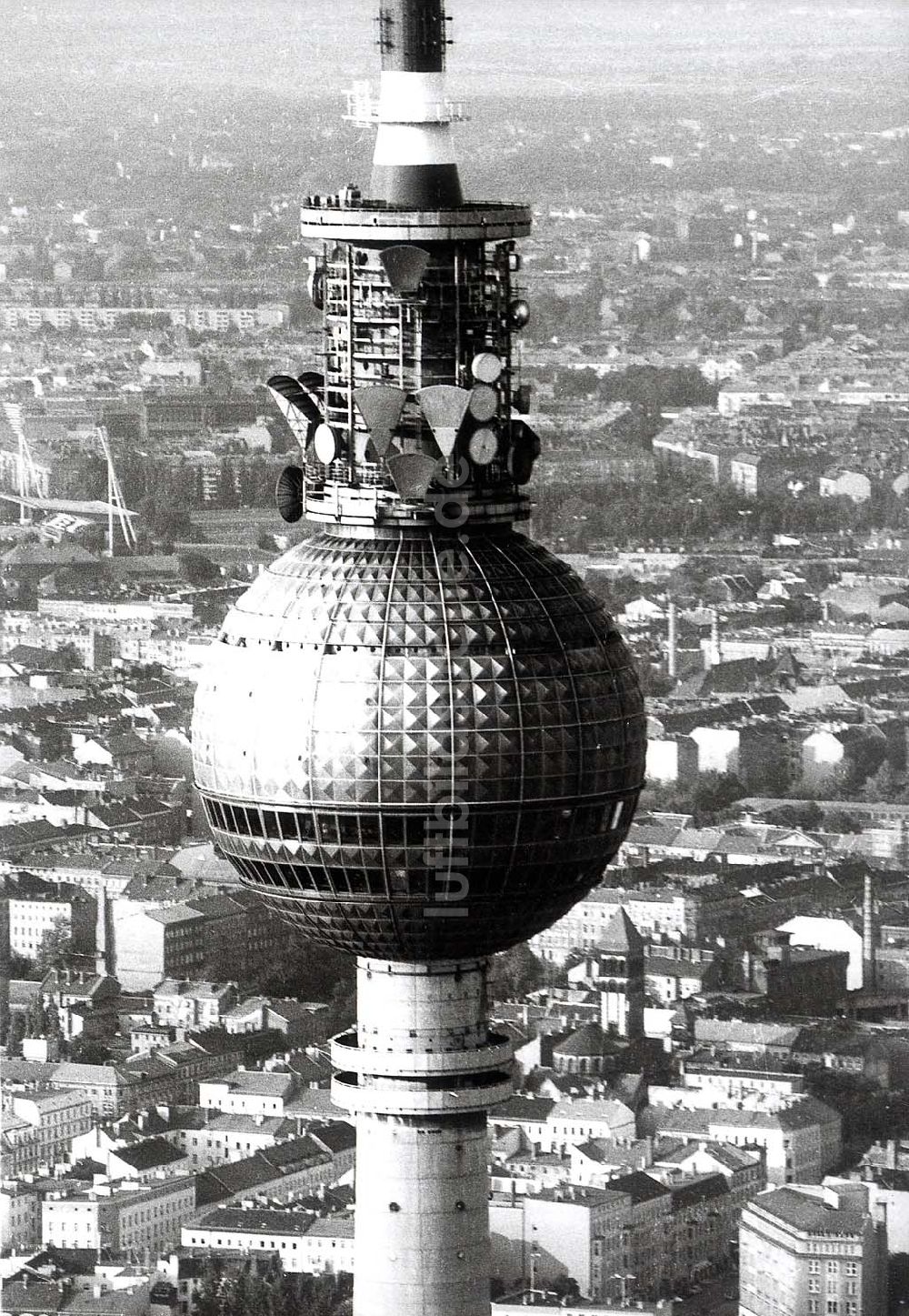 Berlin aus der Vogelperspektive: Berliner Fernsehturm