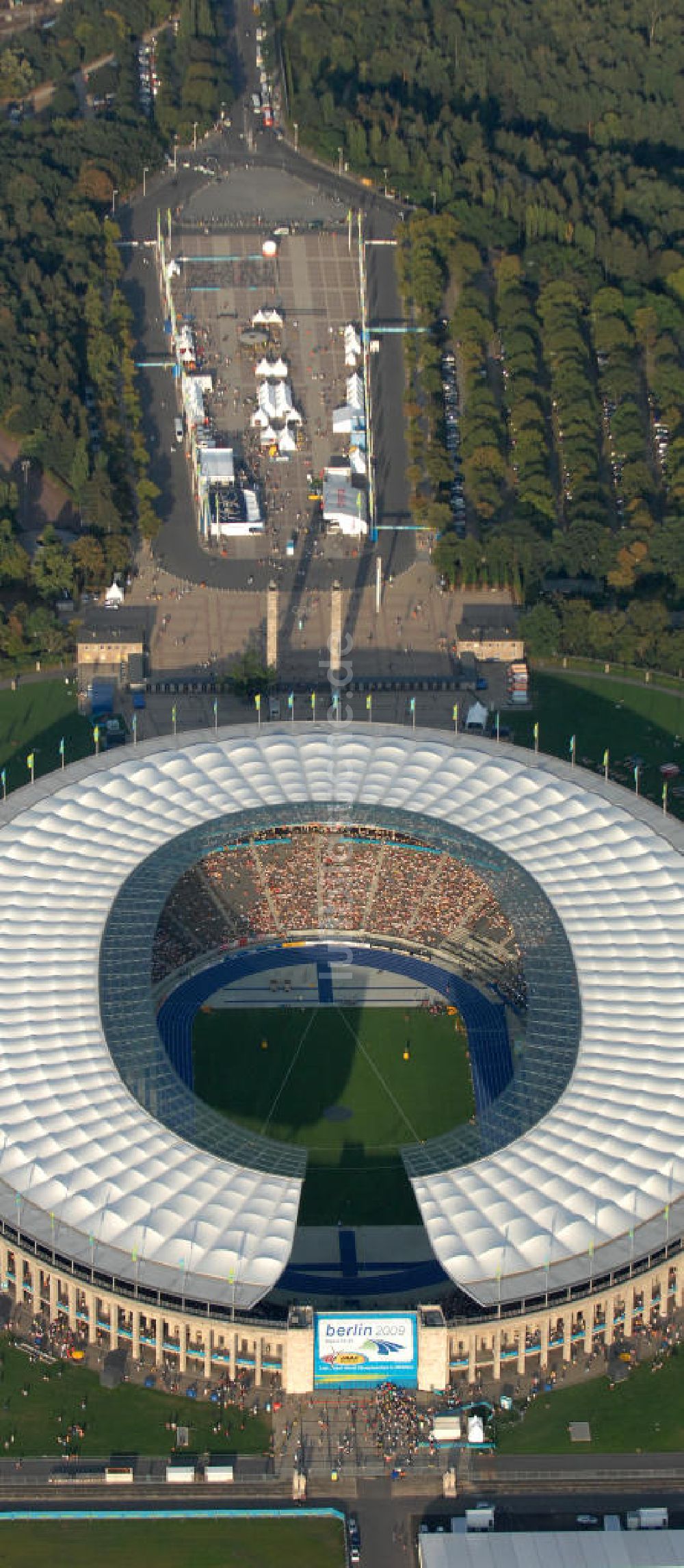 Berlin von oben - Berliner Olympiasradion, am letzten Tag der Leichtathletik WM 2009