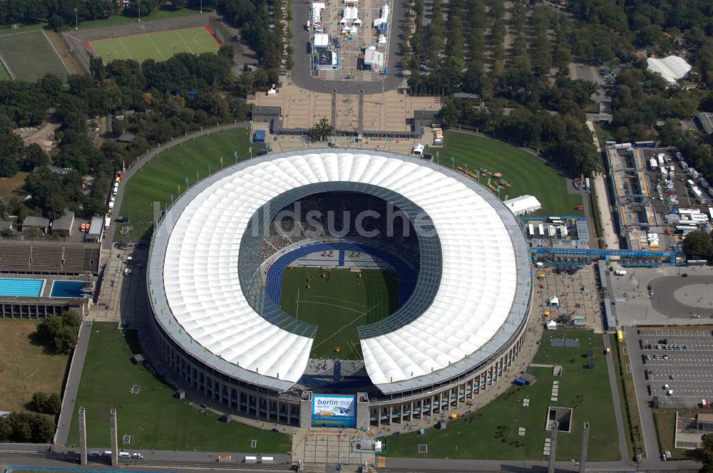 Luftaufnahme Berlin - Berliner Olympiasradion, am Tag Eröffnung der Leichtathletik WM 2009