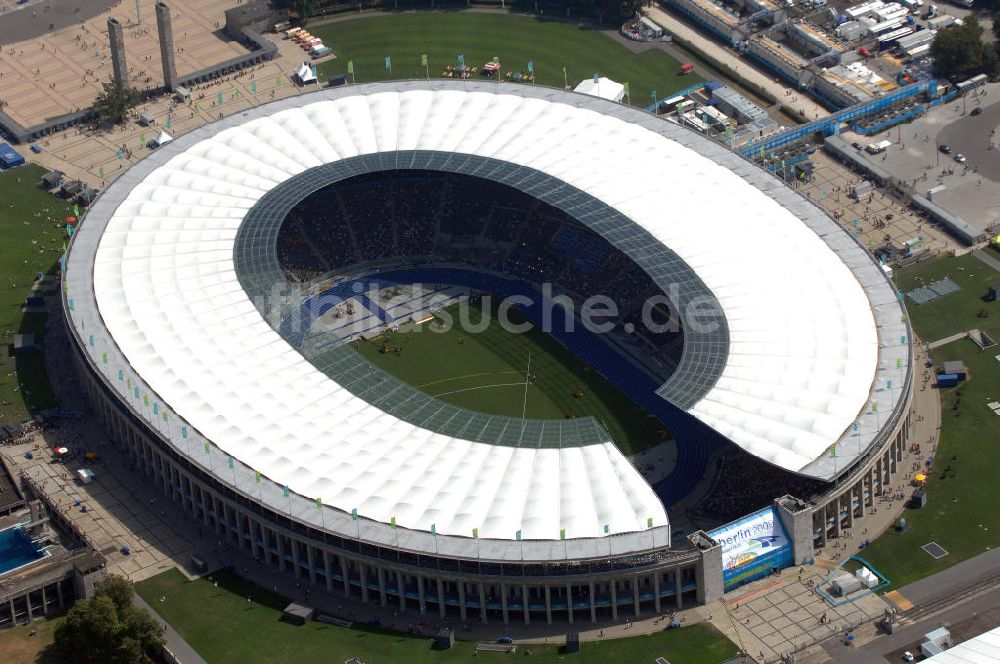 Berlin aus der Vogelperspektive: Berliner Olympiasradion, am Tag Eröffnung der Leichtathletik WM 2009