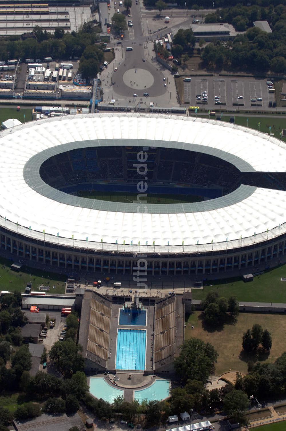 Luftbild Berlin - Berliner Olympiasradion, am Tag Eröffnung der Leichtathletik WM 2009