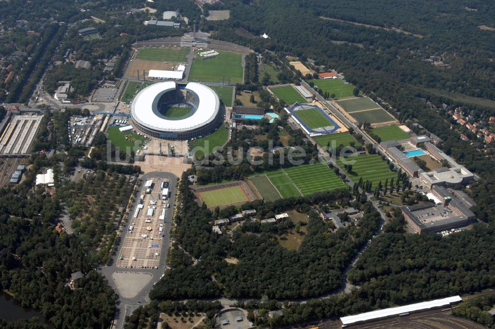 Luftaufnahme Berlin - Berliner Olympiasradion, am Tag Eröffnung der Leichtathletik WM 2009