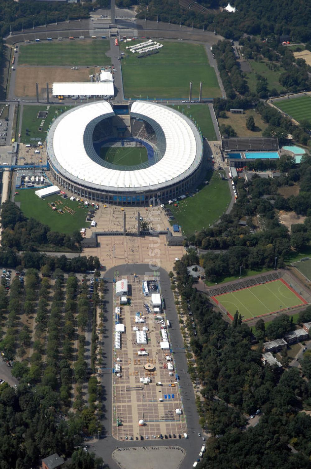 Luftbild Berlin - Berliner Olympiasradion, am Tag Eröffnung der Leichtathletik WM 2009