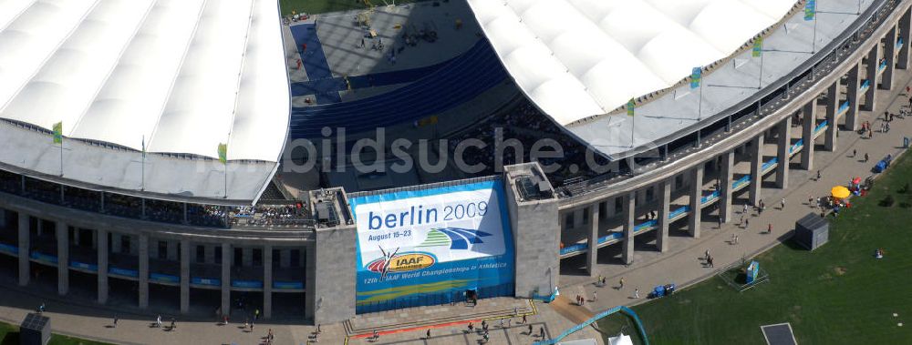 Berlin aus der Vogelperspektive: Berliner Olympiasradion, am Tag Eröffnung der Leichtathletik WM 2009