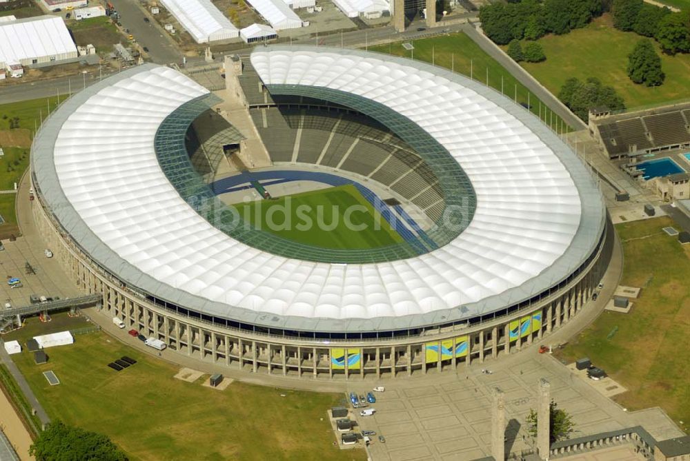 Berlin - Charlottenburg aus der Vogelperspektive: Berliner Olympiastadion vor der Fußballweltmeisterschaft