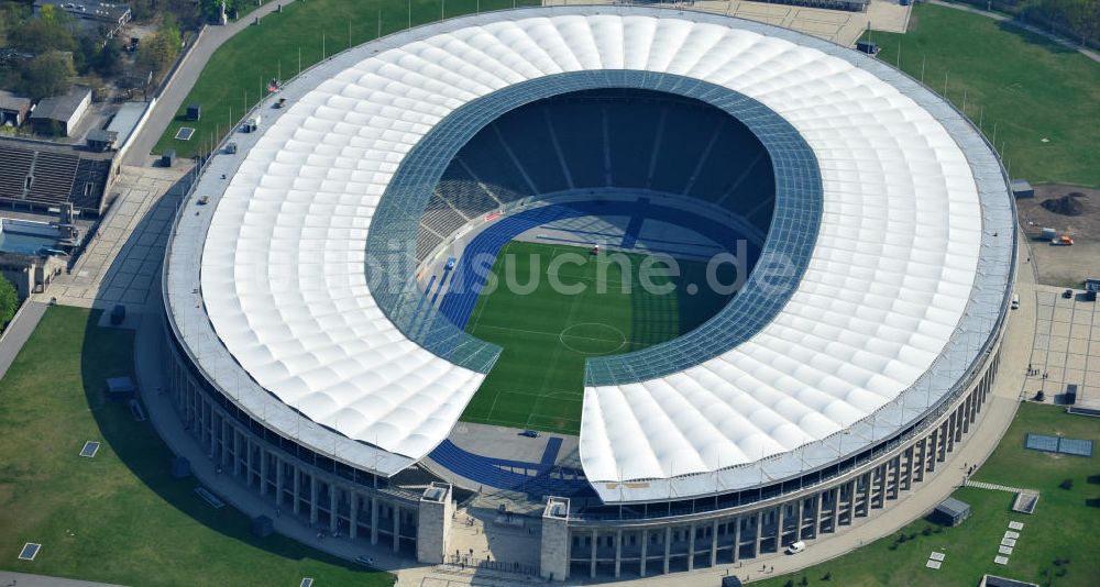 Berlin aus der Vogelperspektive: Berliner Olypiastadion auf dem Olymiapark Berlin