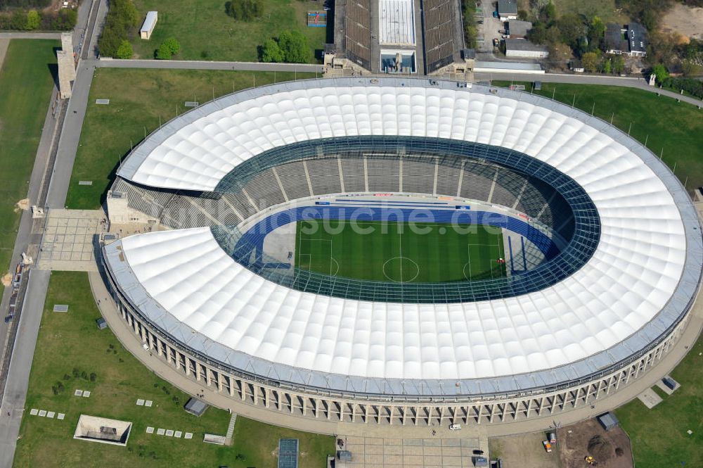 Berlin aus der Vogelperspektive: Berliner Olypiastadion auf dem Olymiapark Berlin