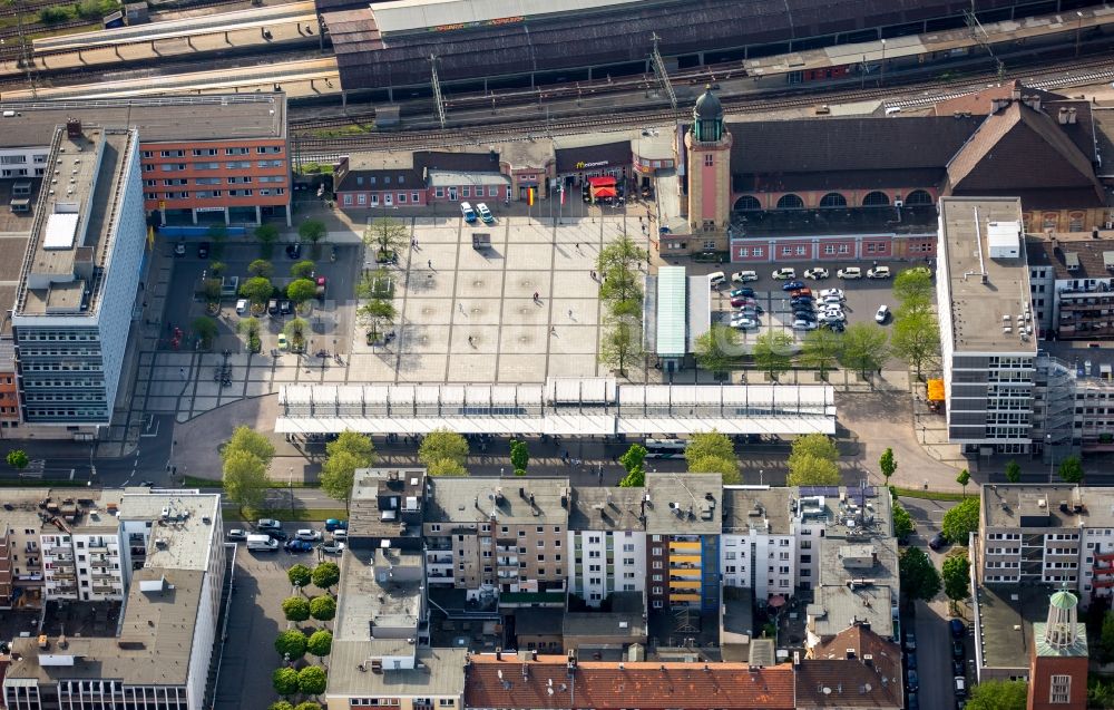 Luftbild Hagen - Berliner Platz mit Busstation am Hauptbahnhof im Innenstadt- Zentrum in Hagen im Bundesland Nordrhein-Westfalen