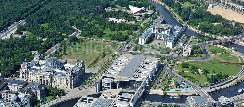 Berlin von oben - Berliner Regierungsviertel mit dem Bundeskanzleramt im Tiergarten / Mitte