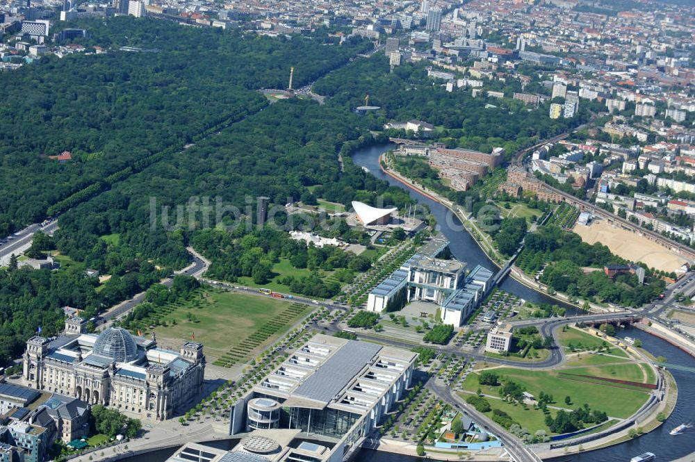 Berlin aus der Vogelperspektive: Berliner Regierungsviertel mit dem Bundeskanzleramt im Tiergarten / Mitte