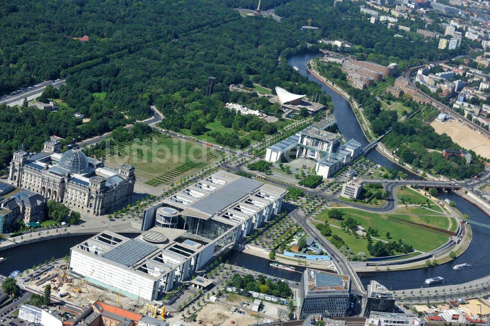 Luftaufnahme Berlin - Berliner Regierungsviertel mit dem Bundeskanzleramt im Tiergarten / Mitte