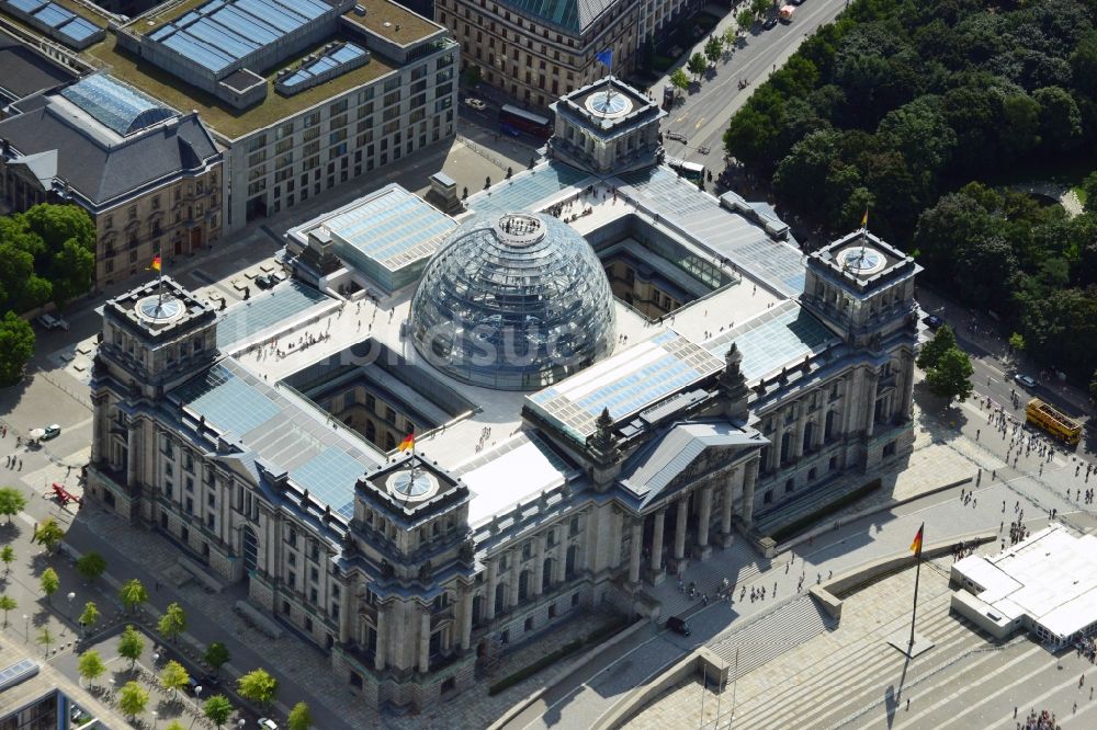 Luftbild Berlin Mitte - Berliner Reichstag am Spreebogen in Berlin - Mitte