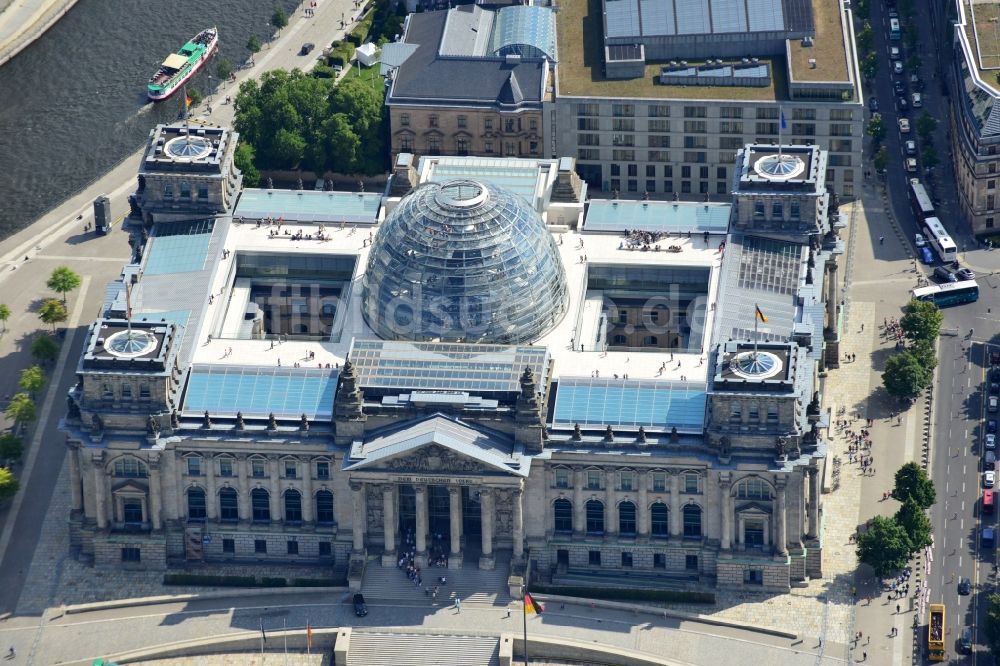 Luftbild Berlin Mitte - Berliner Reichstag am Spreebogen in Berlin - Mitte