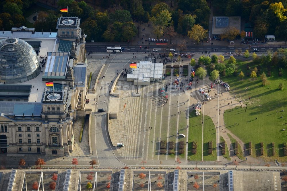 Berlin Mitte von oben - Berliner Reichstag am Spreebogen in Berlin - Mitte