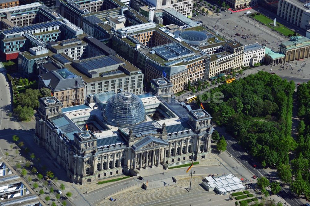 Luftbild Berlin Mitte - Berliner Reichstag am Spreebogen in Berlin - Mitte