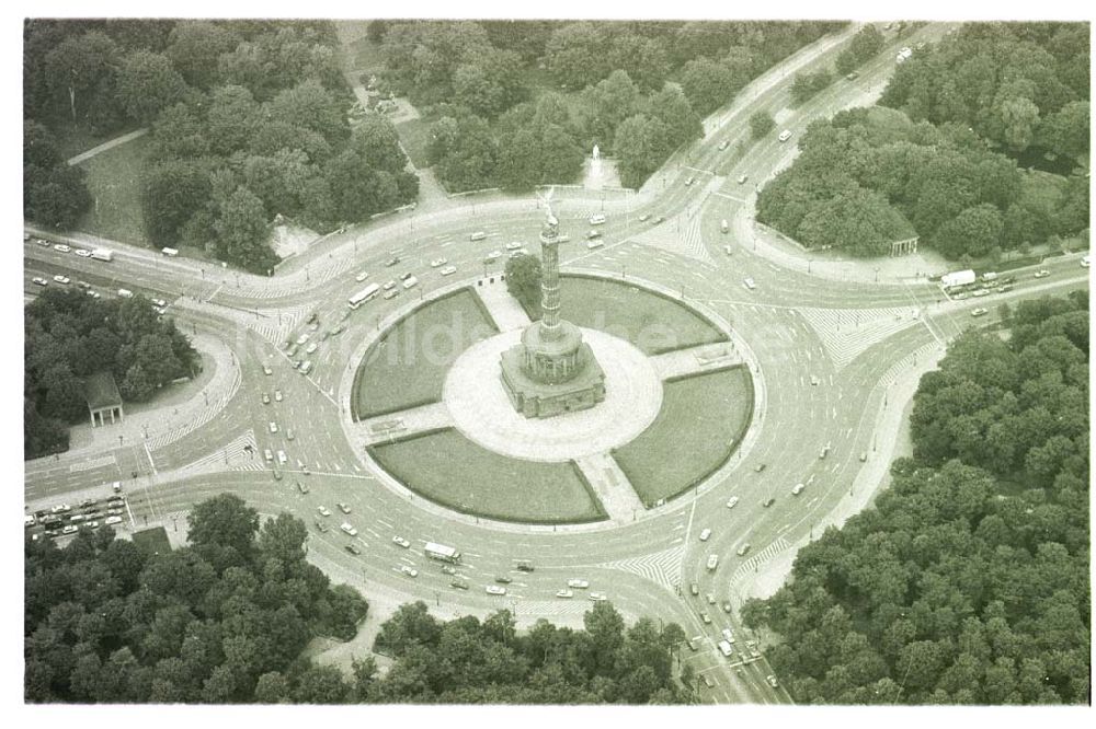 Luftaufnahme Berlin - Tiergarten - Berliner Siegessäule im Tiergarten