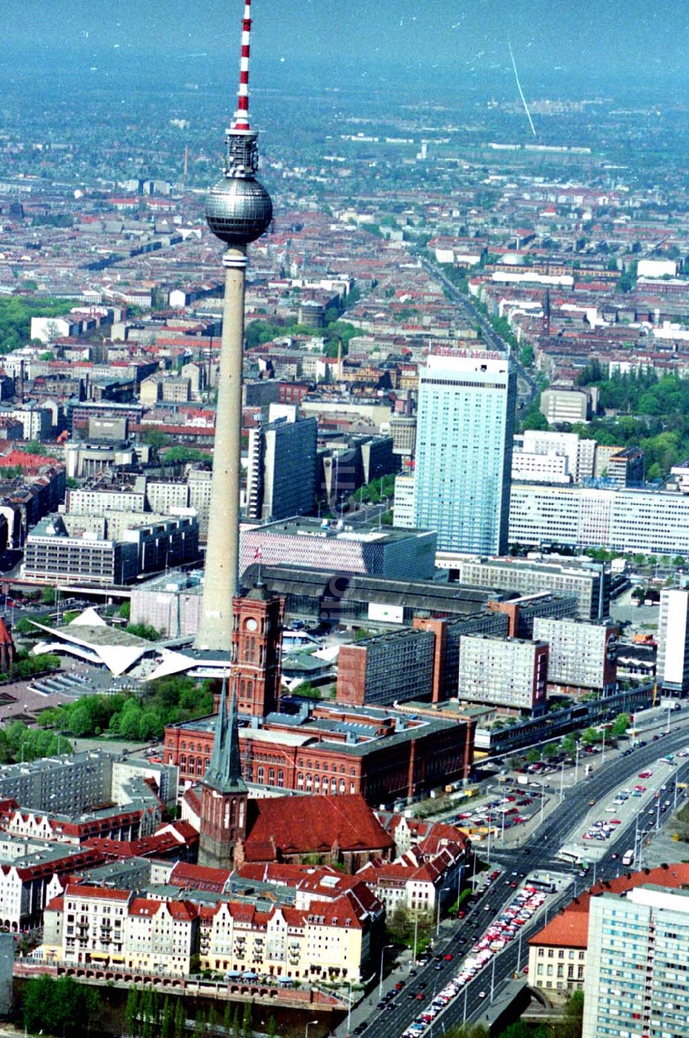 Luftbild Berlin - 01.05.1995 Berliner-Stadtzentrum Alex Fernsehturm