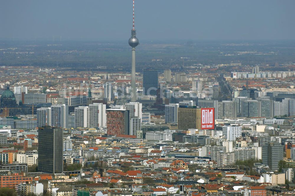 Luftaufnahme Berlin - Berliner Stadtzentrum am Berliner Fernsehturm