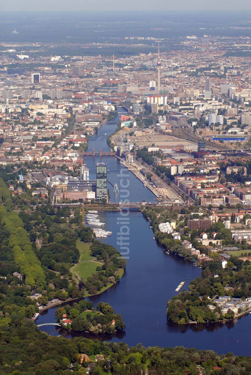 Luftbild Berlin - Berliner Stadtzentrum am Treptower Park