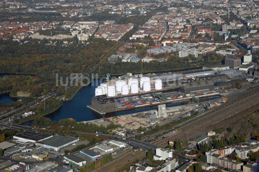 Berlin aus der Vogelperspektive: Berliner Westhafen ist ein Binnenhafen im Ortsteil Moabit des Bezirks Mitte