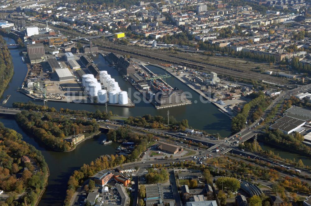 Luftbild Berlin - Berliner Westhafen ist ein Binnenhafen im Ortsteil Moabit des Bezirks Mitte