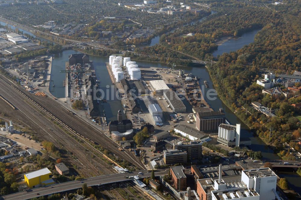 Berlin aus der Vogelperspektive: Berliner Westhafen ist ein Binnenhafen im Ortsteil Moabit des Bezirks Mitte