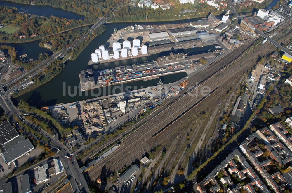 Berlin aus der Vogelperspektive: Berliner Westhafen ist ein Binnenhafen im Ortsteil Moabit des Bezirks Mitte