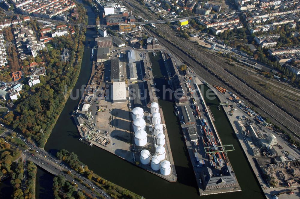 Luftbild Berlin - Berliner Westhafen ist ein Binnenhafen im Ortsteil Moabit des Bezirks Mitte