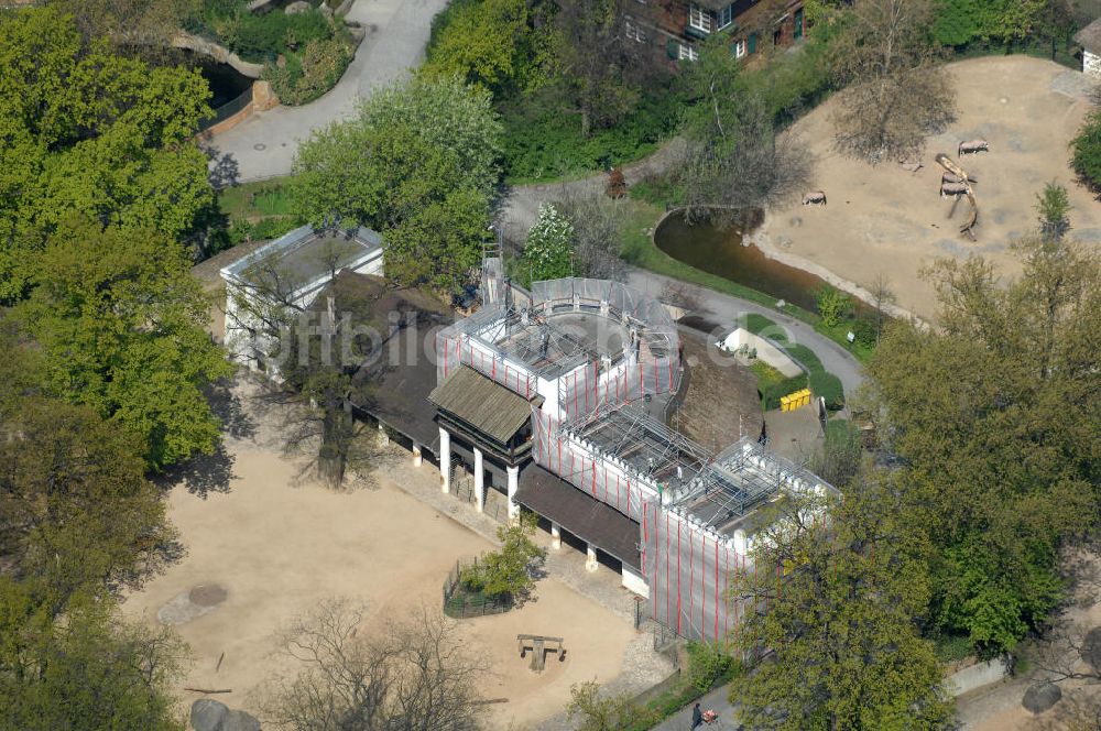 Berlin von oben - Berliner Zoo in Berlin-Charlottenburg