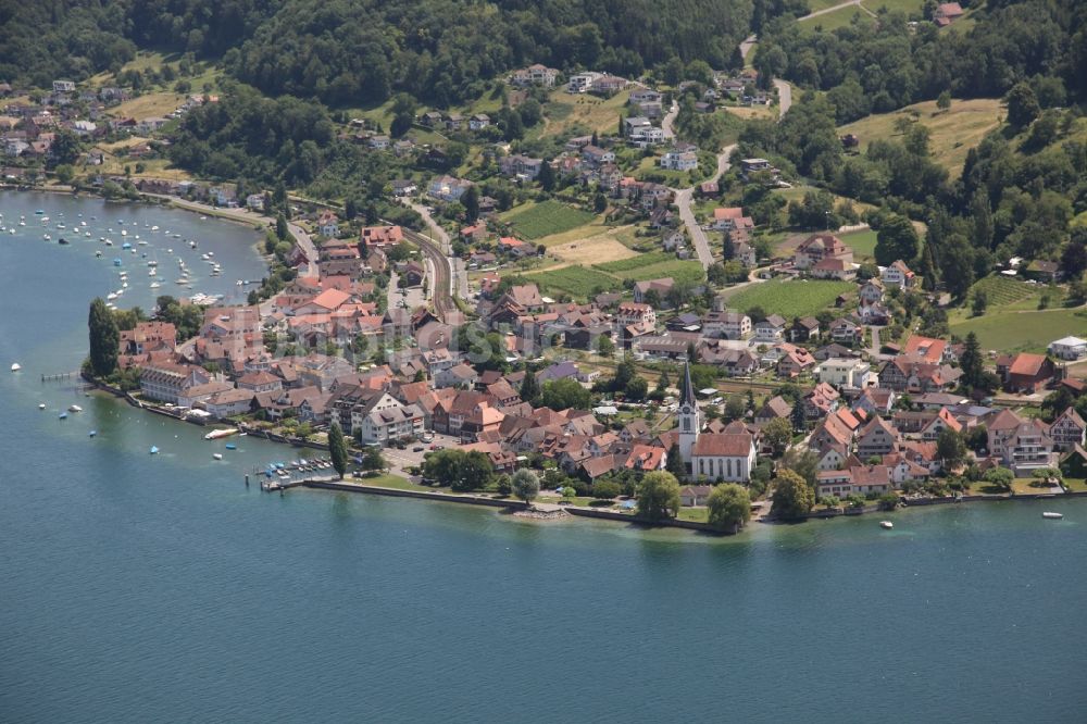 Berlingen von oben - Berlingen am Ufer des Bodensee im Kanton Thurgau in der Schweiz