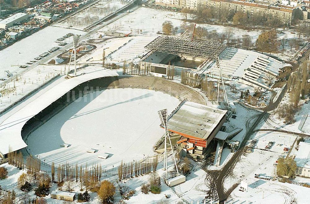 Luftaufnahme Berlin Prenzlauer Berg - 22.11.1995 Berlin,Neubau Jahnsporpark Prenzlauer Berg