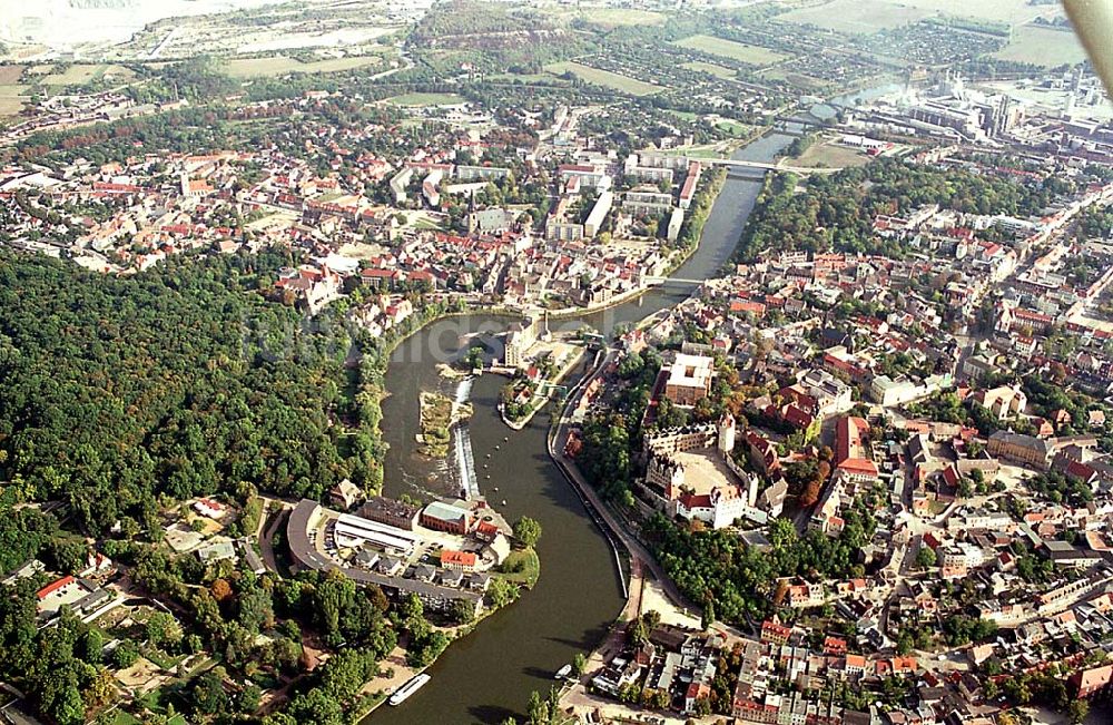 Luftaufnahme Bernburg/ Sachsen Anhalt - Bernburg/ Sachsen Anhalt 20.09.2003 Stadtzentrum