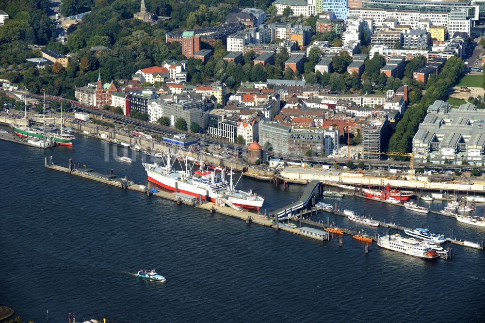 Luftaufnahme Hamburg - Überseebrücke am Hafen in Hamburg