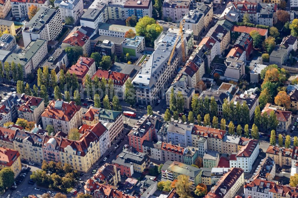 Luftbild München - Übersicht über den Bereich um die Kreuzung Leopoldstraße und Hohenzollernstraße im Stadtteil Schwabing in München im Bundesland Bayern