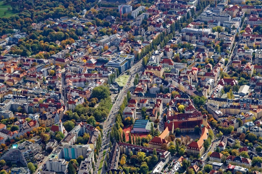 München aus der Vogelperspektive: Übersicht über den Bereich um die Leopoldstraße im Stadtteil Schwabing in München im Bundesland Bayern