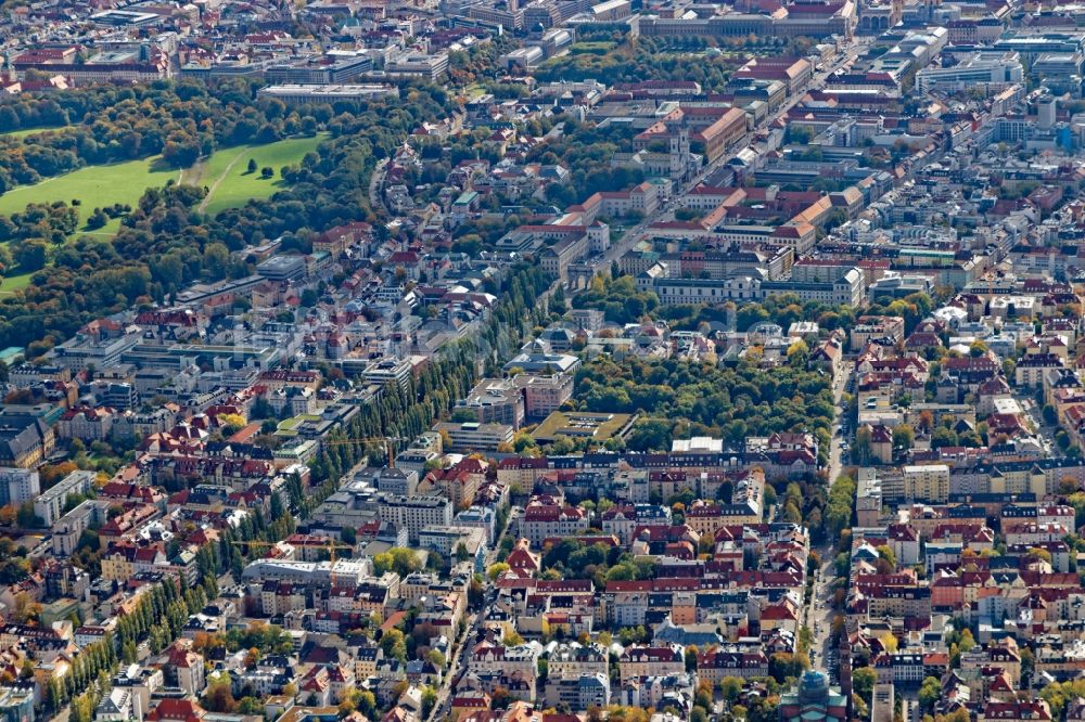 Luftaufnahme München - Übersicht über den Bereich um die Leopoldstraße im Stadtteil Schwabing in München im Bundesland Bayern