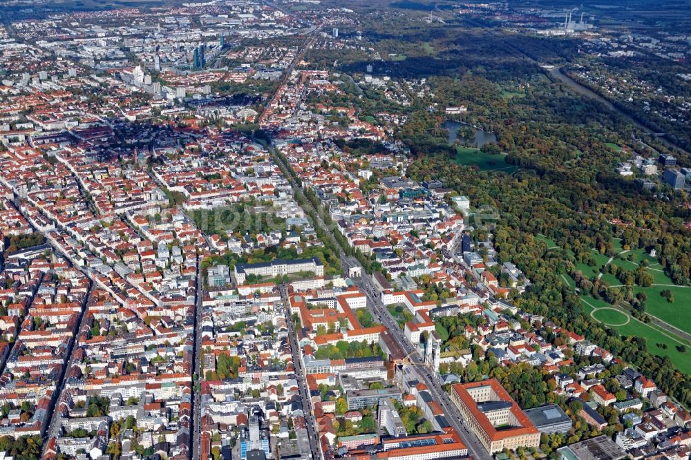 Luftbild München - Übersicht über den Bereich um die Leopoldstraße im Stadtteil Schwabing in München im Bundesland Bayern